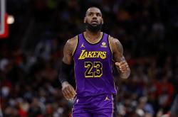 NBA仅4位常规赛“千胜將(jiāng)军”乔丹(dān)差294场、科比差164场，詹杜库呢？
