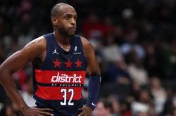 奇才打算继续留下克里斯-米德爾(ěr)顿和CJ-麦科勒姆吗？