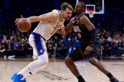 火(huǒ)箭跌出战力(lì)榜前三！NBA更新官方战力(lì)榜，雷霆15連(lián)胜登顶，NBA新王当立？