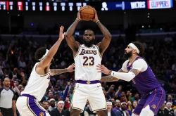 NBA季后赛最新战况分析，湖人队前景如何(hé)？