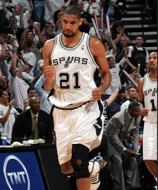 “NBA历史上四位引发球队摆烂的超级新秀”