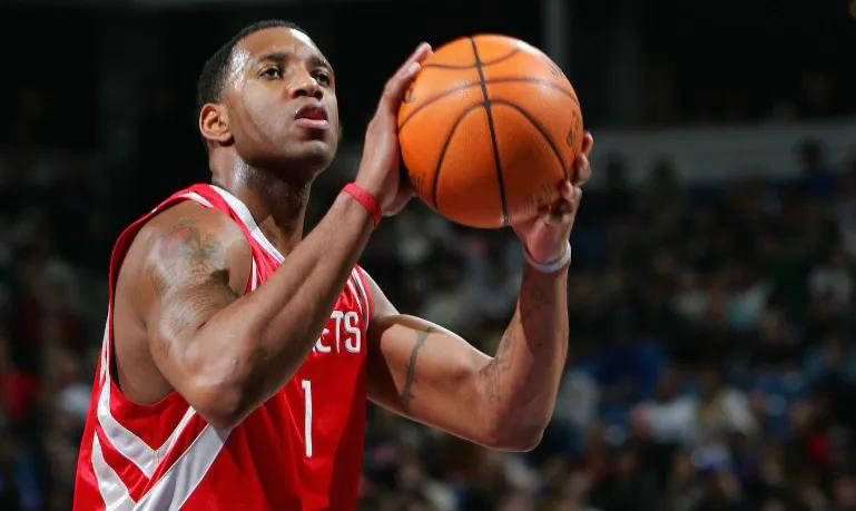 “伤病如影随形,四大NBA球星的不解遗憾”