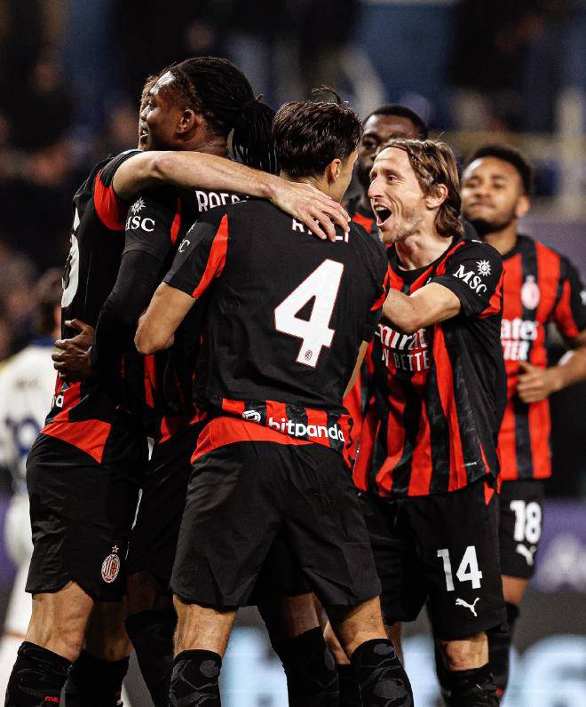 2-0到2-2!萨勒马科尔斯独造2球+空门不进失绝杀,鱼腩逼平AC米兰