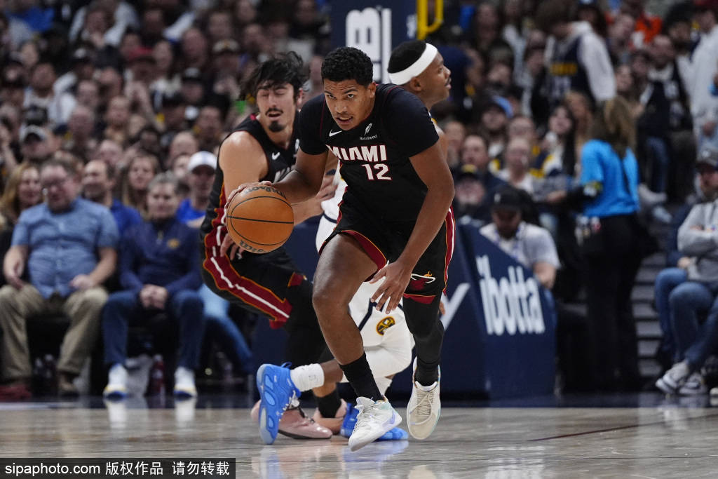 掘金主场大胜勇士,贾马尔·穆雷展现全明星风采