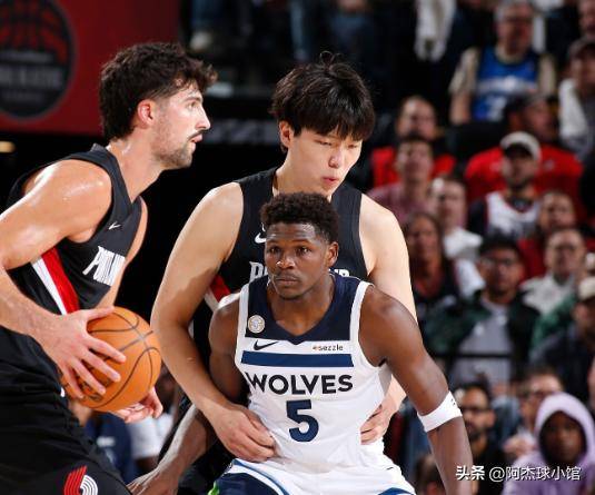 杨瀚森被隔扣!欢迎来到NBA